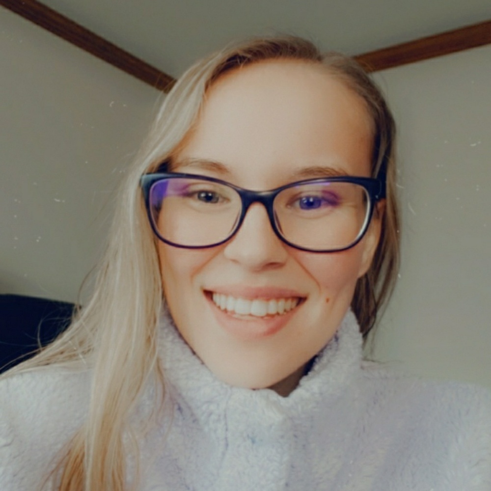 Meet your Posher, Thea